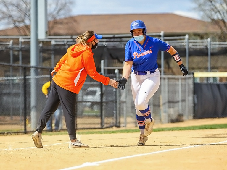 Pioneers Shutout Blugolds in Six Innings After Being Edged in Game One