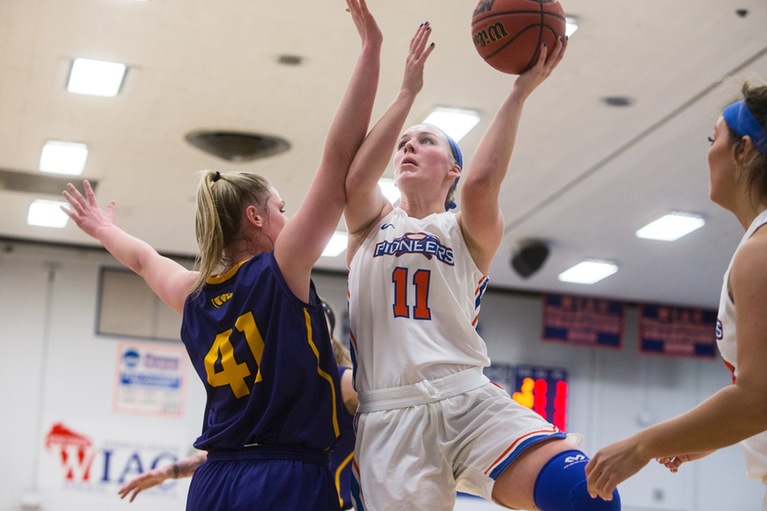 Pioneers fall to Eagles at home